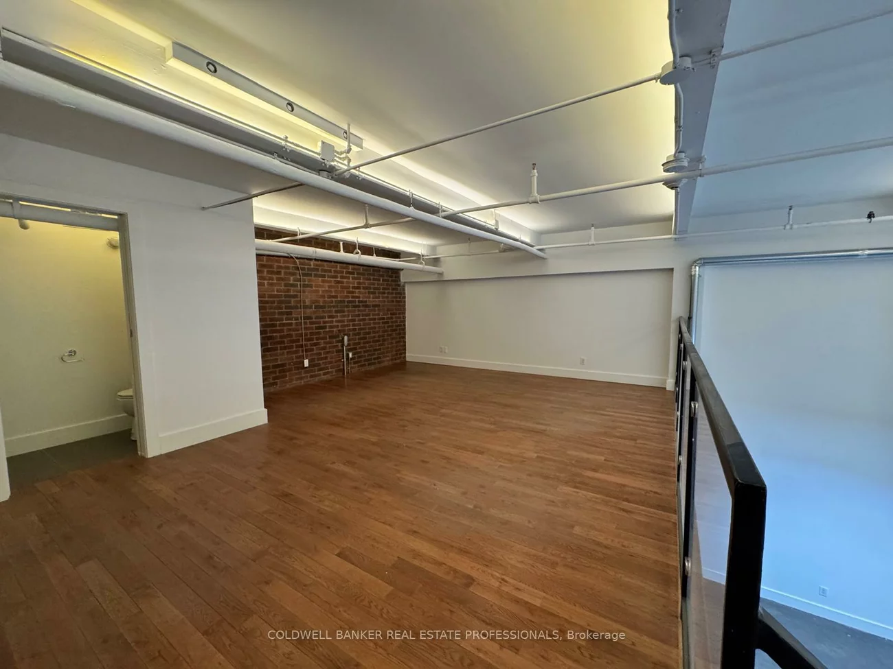 1159, Dundas, South Riverdale, Toronto