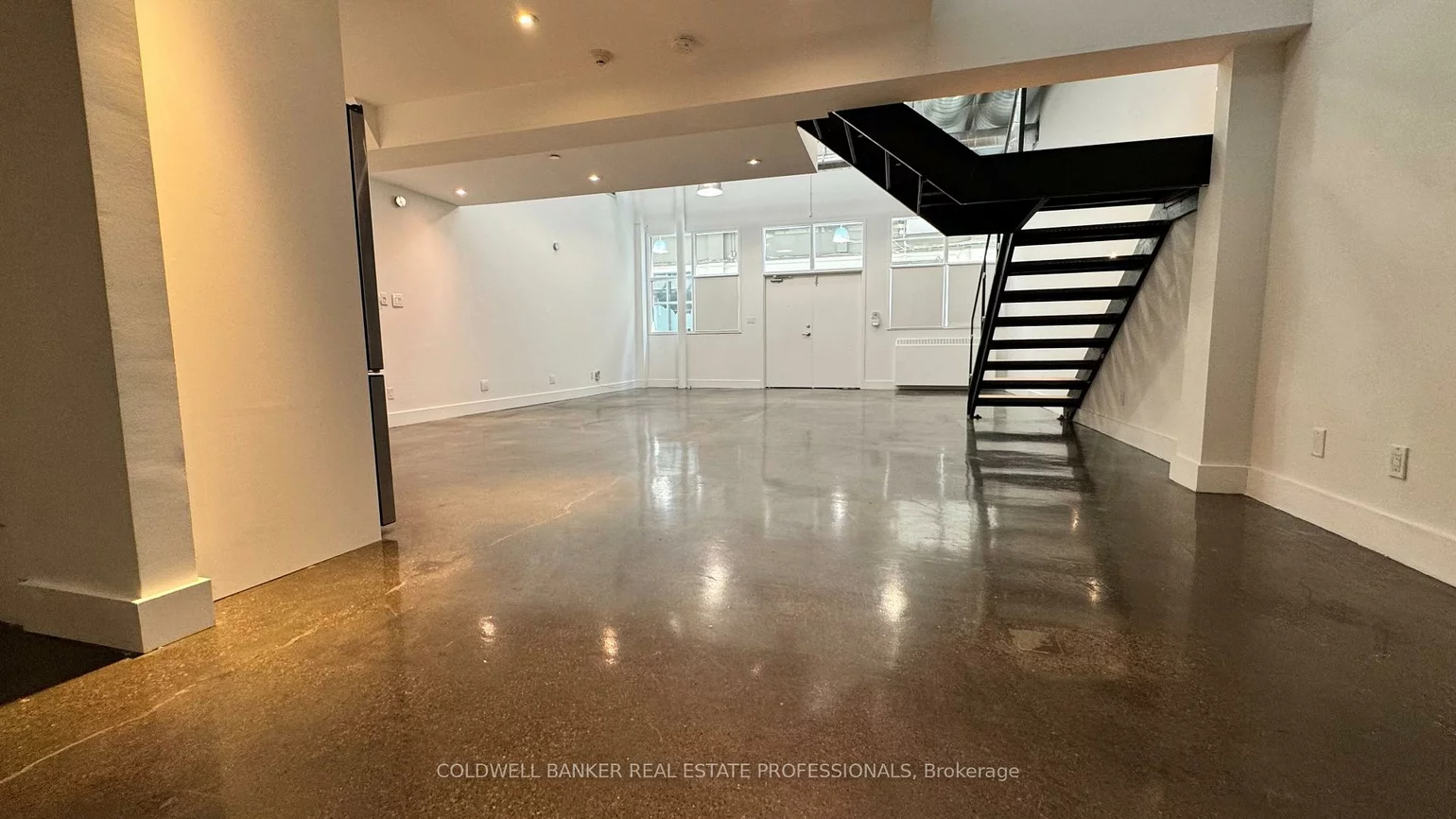 1159, Dundas, South Riverdale, Toronto