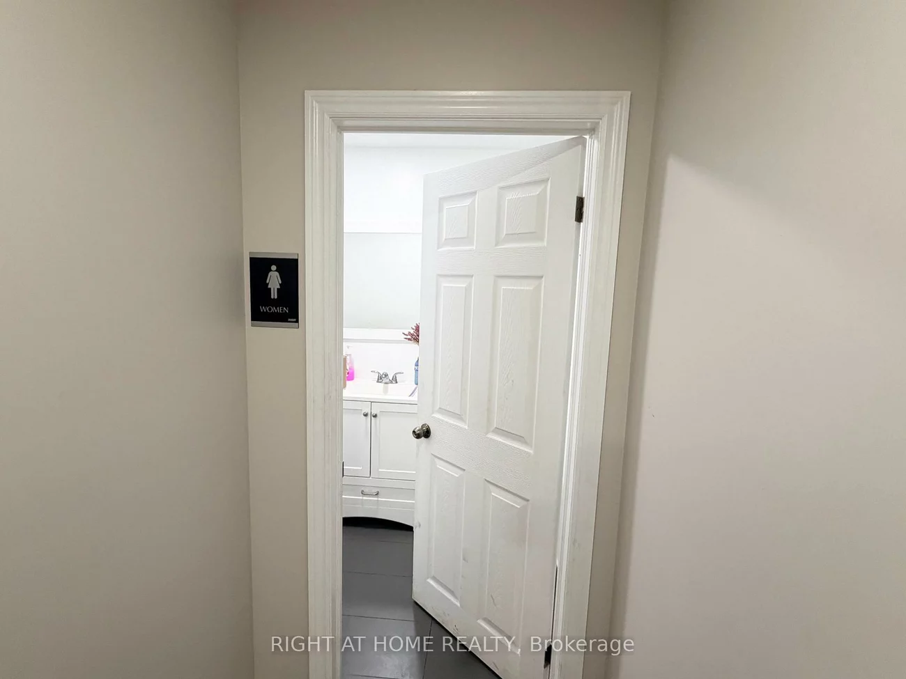 2891, Danforth, East End-Danforth, Toronto