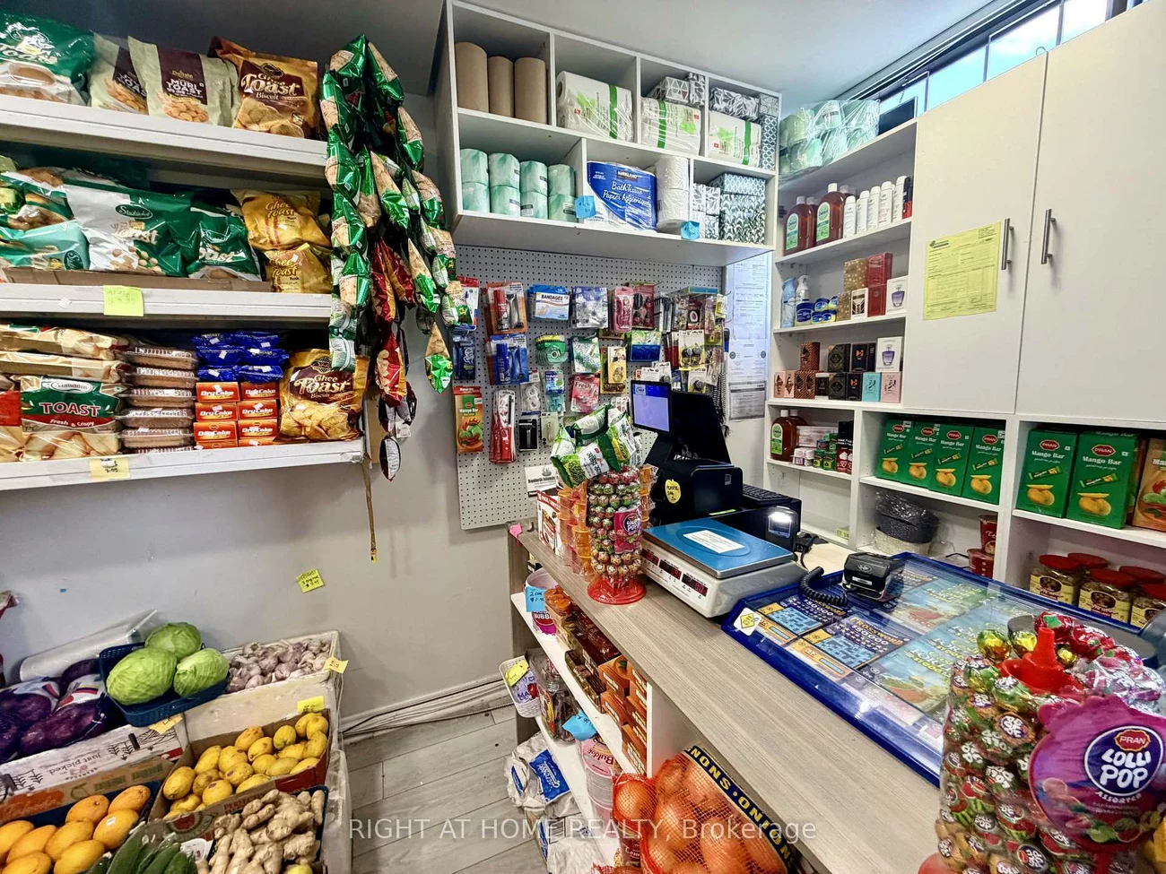3468, Danforth, Oakridge, Toronto