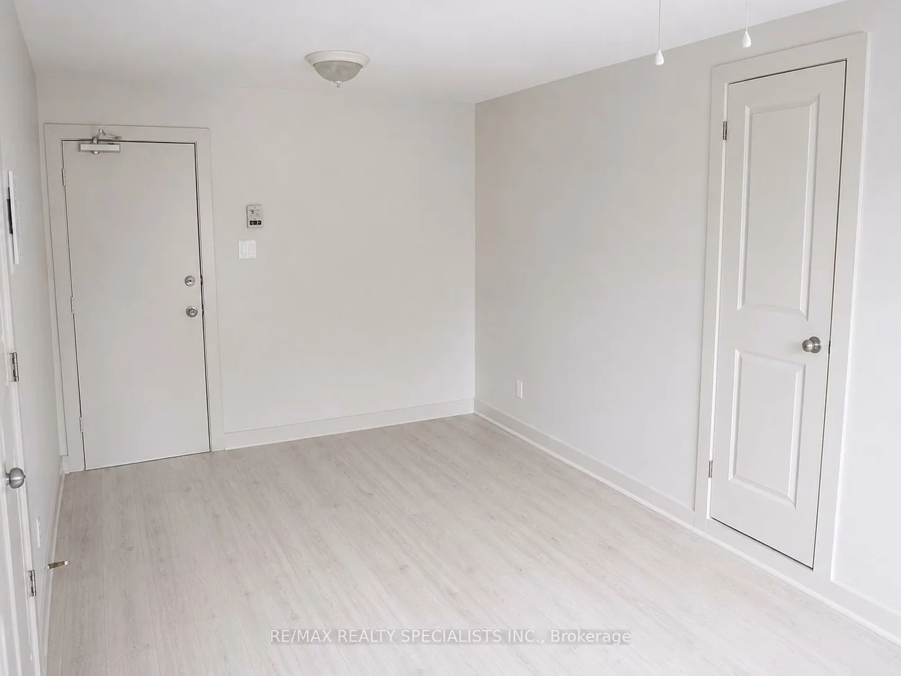 1659, Gerrard, Woodbine Corridor, Toronto