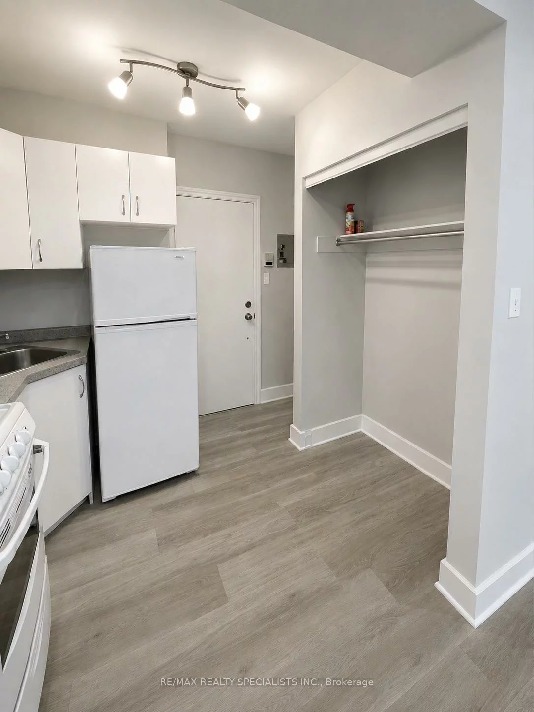 1659, Gerrard, Woodbine Corridor, Toronto