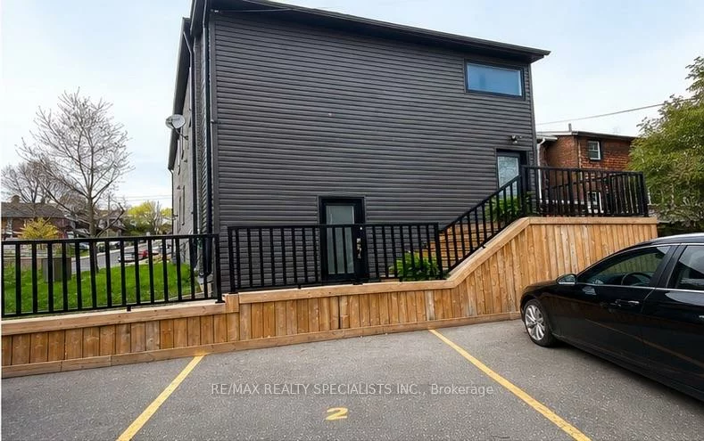 1659, Gerrard, Woodbine Corridor, Toronto