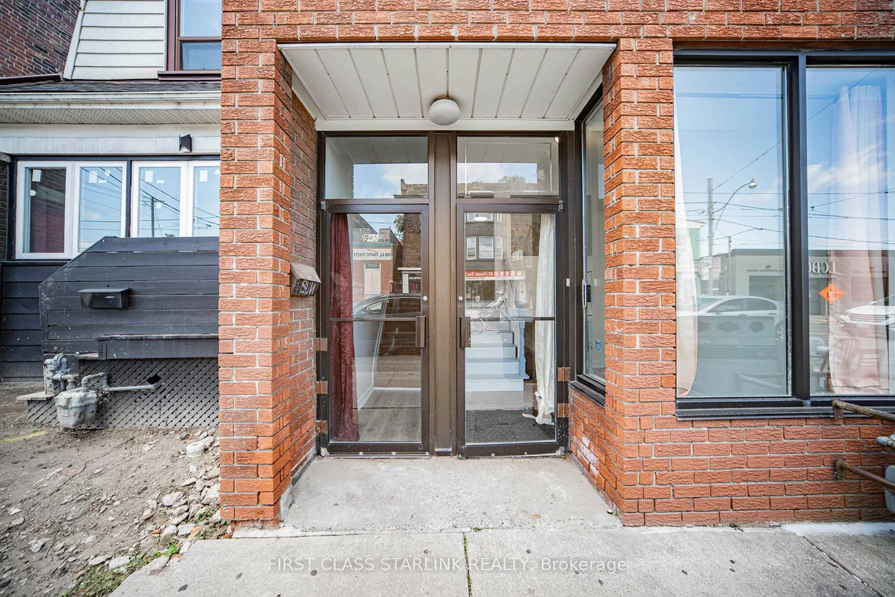 945, Gerrard, South Riverdale, Toronto
