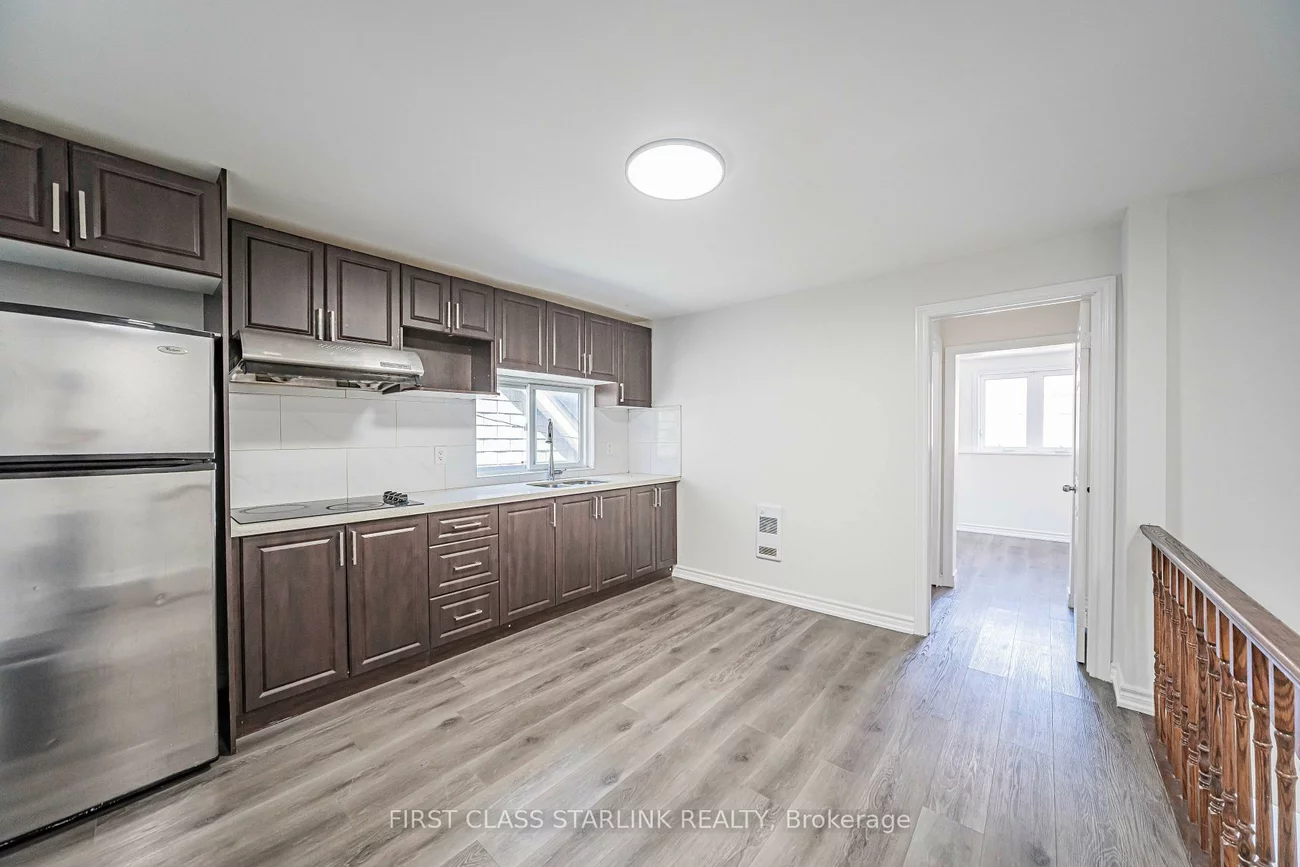 945, Gerrard, South Riverdale, Toronto