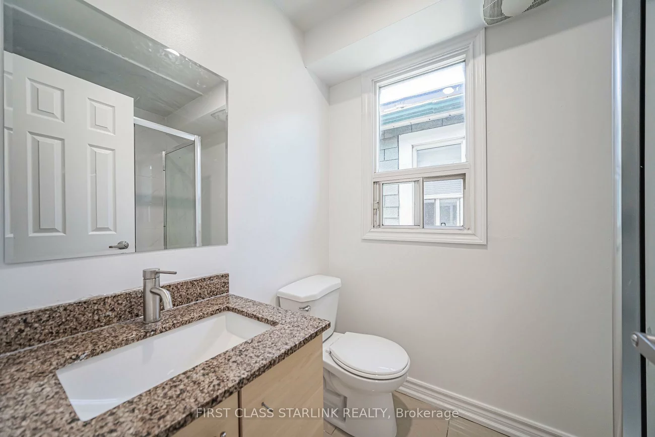 945, Gerrard, South Riverdale, Toronto
