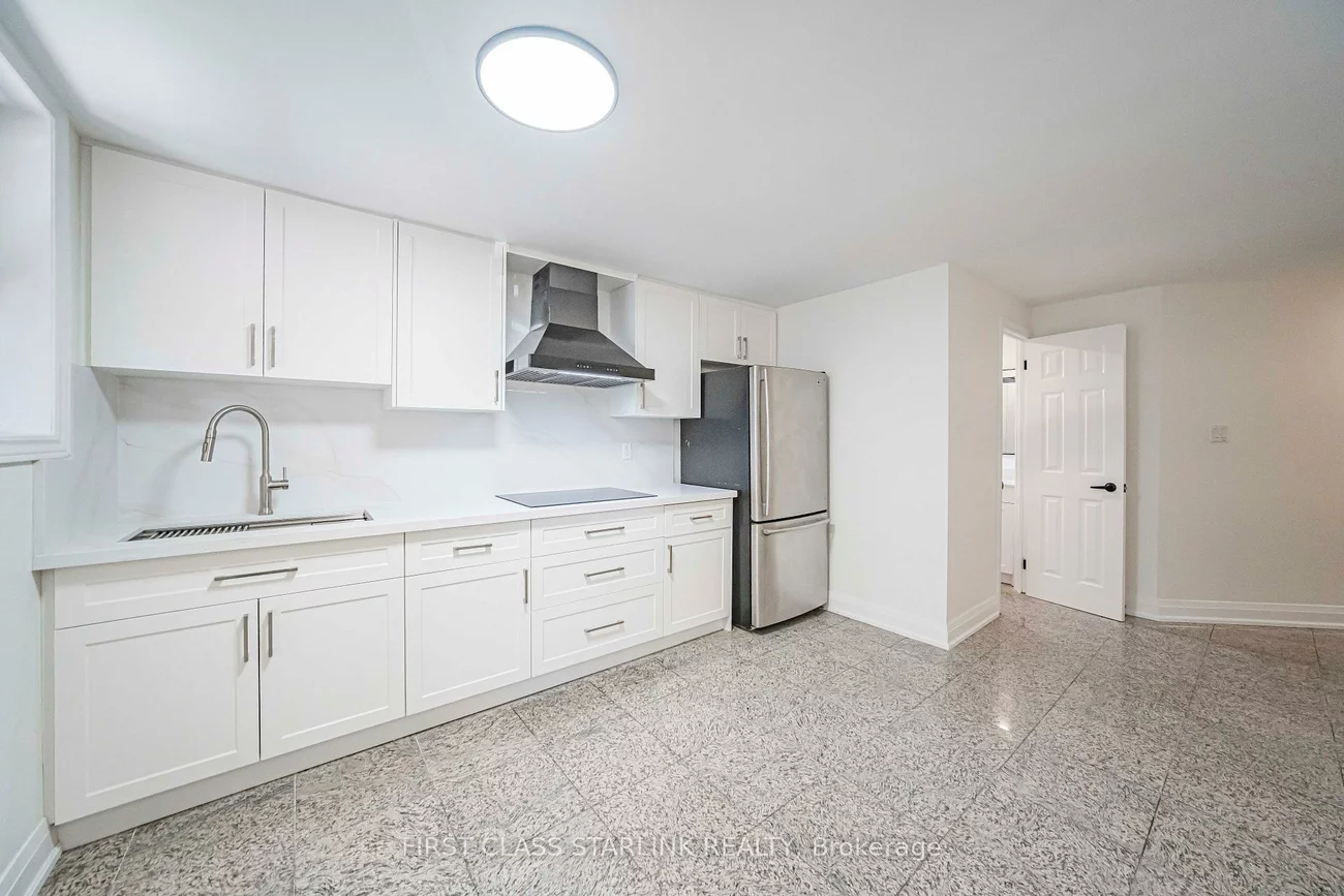 945, Gerrard, South Riverdale, Toronto