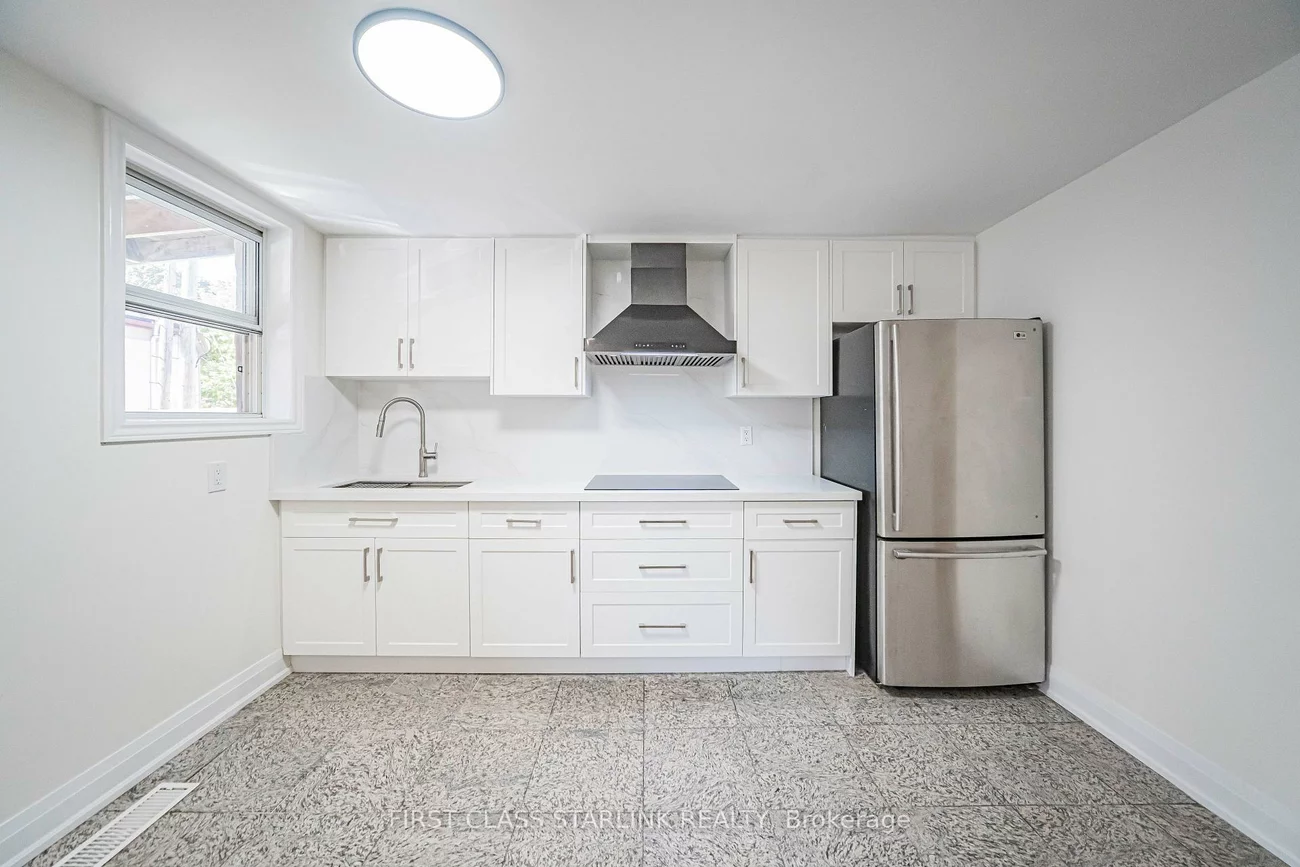 945, Gerrard, South Riverdale, Toronto