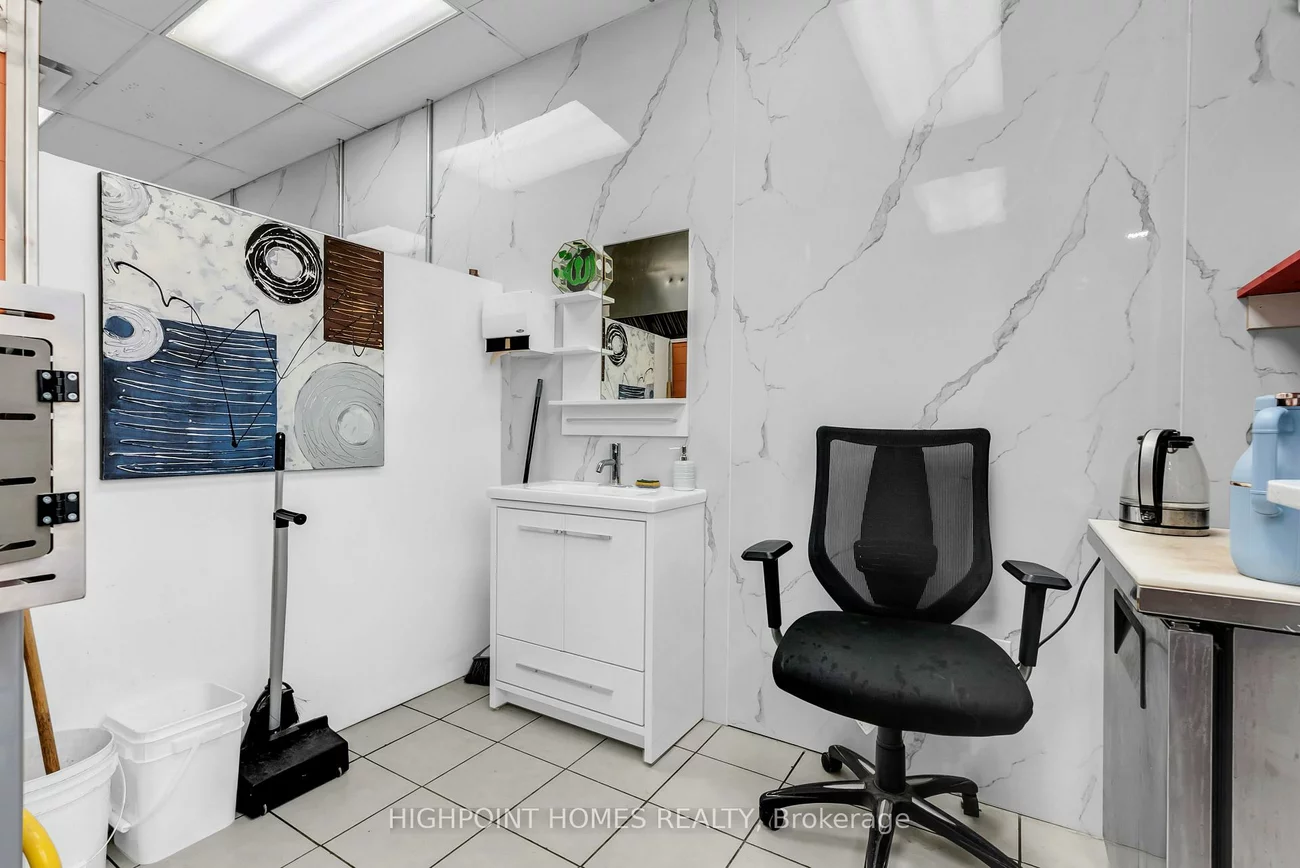3192, Eglinton, Scarborough Village, Toronto
