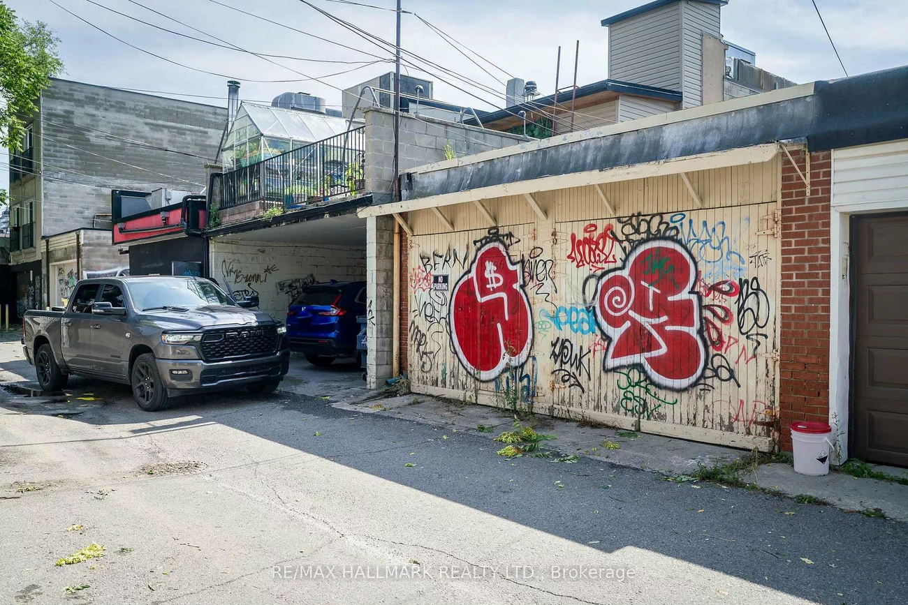 1786, Danforth, East End-Danforth, Toronto