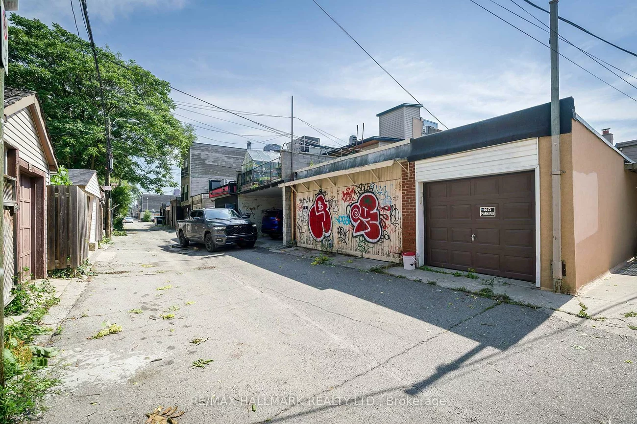 1786, Danforth, East End-Danforth, Toronto