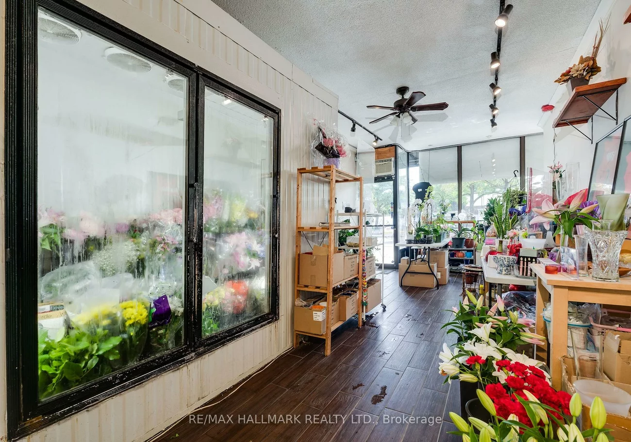 2424, Danforth, East End-Danforth, Toronto