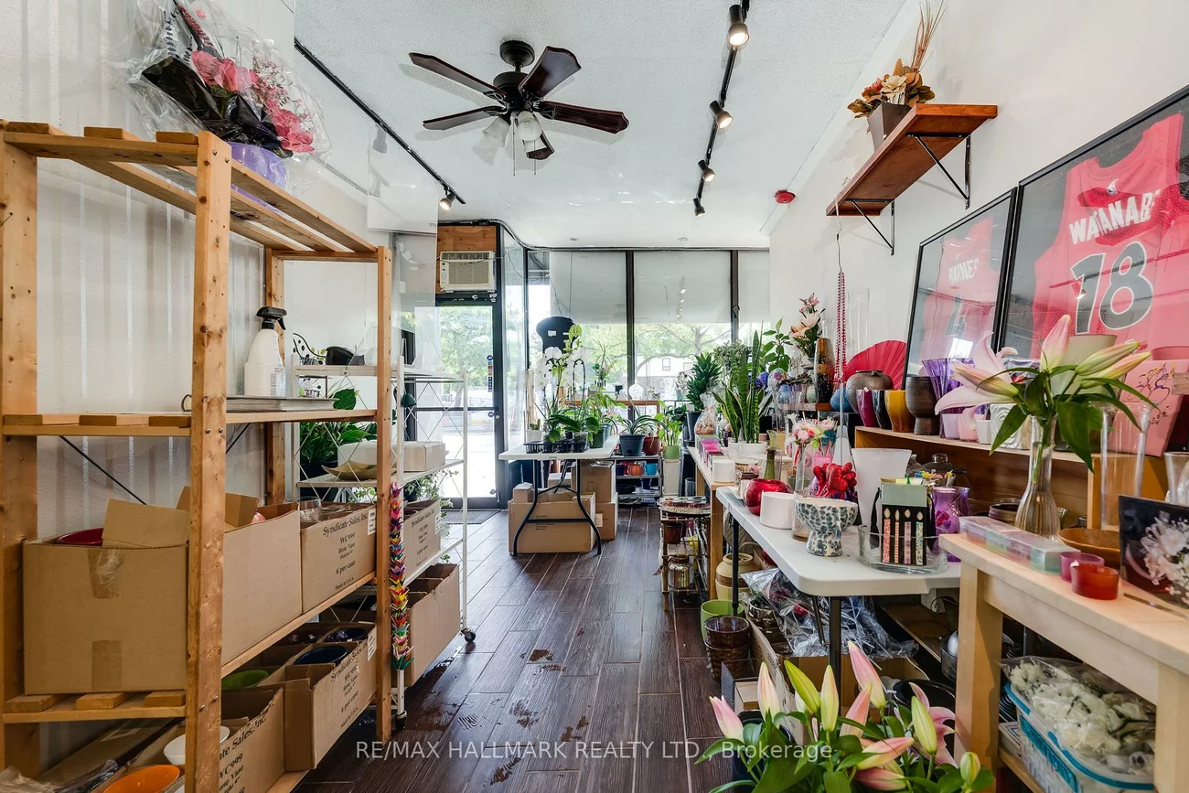 2424, Danforth, East End-Danforth, Toronto