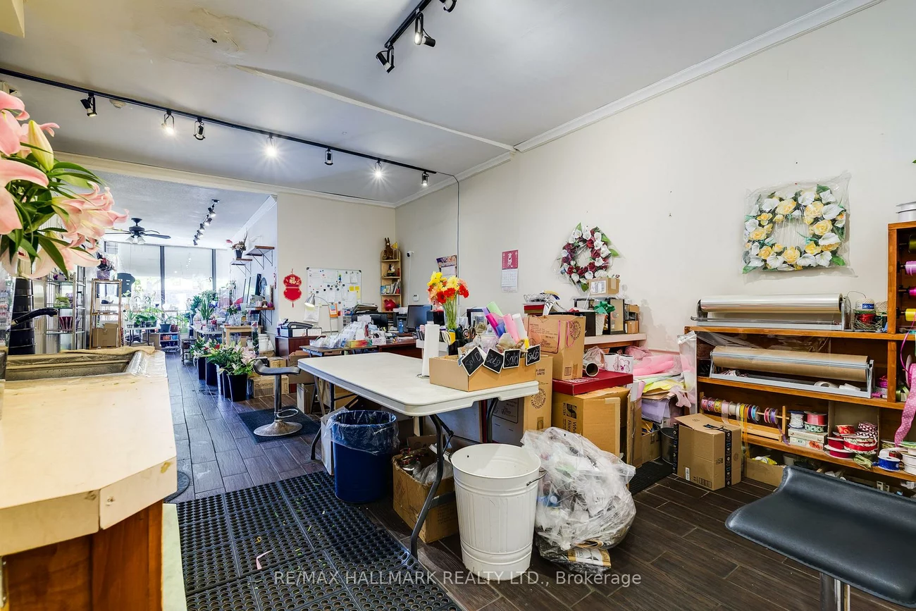 2424, Danforth, East End-Danforth, Toronto