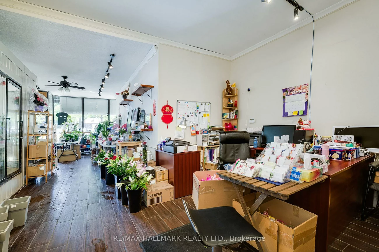 2424, Danforth, East End-Danforth, Toronto