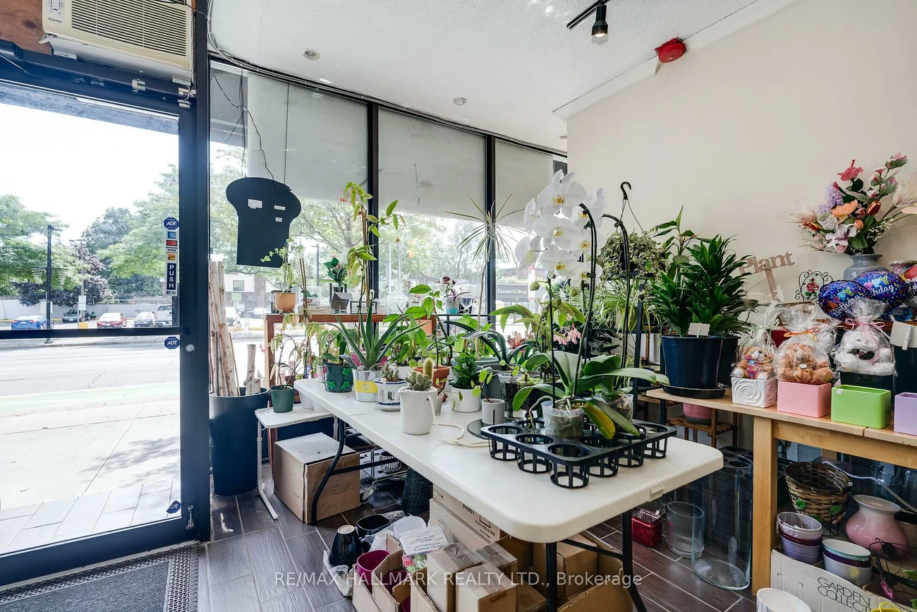 2424, Danforth, East End-Danforth, Toronto