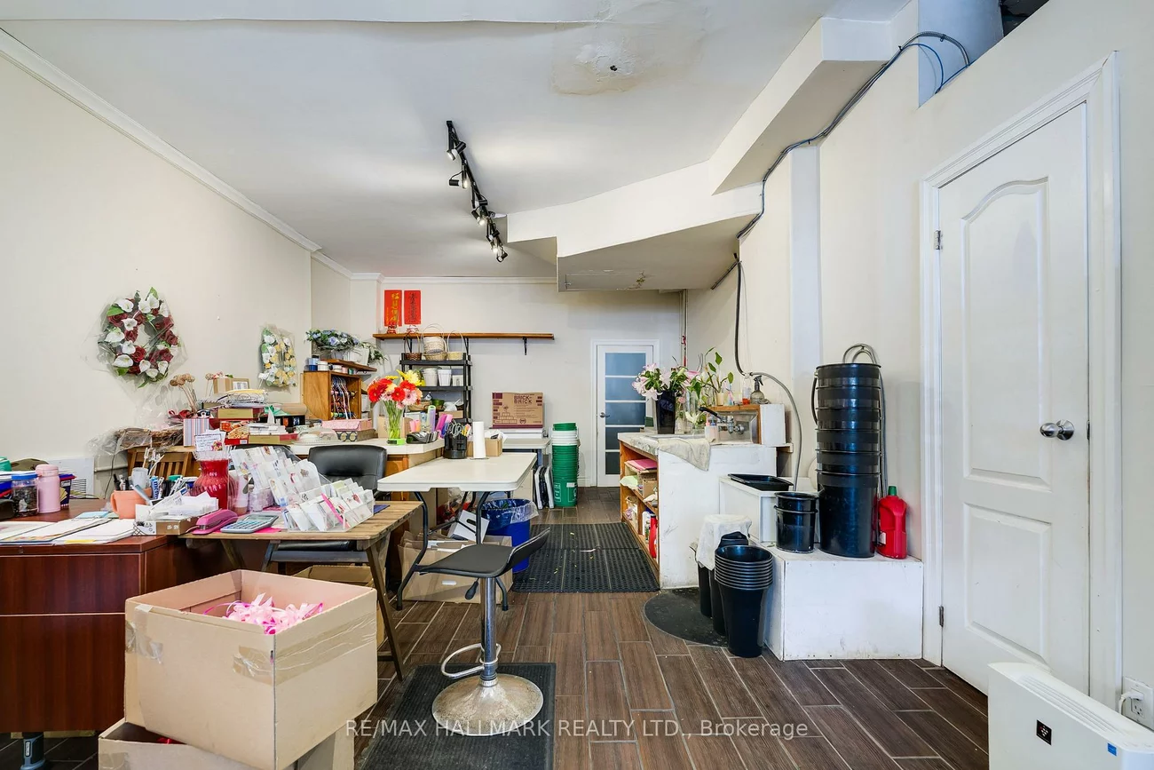 2424, Danforth, East End-Danforth, Toronto