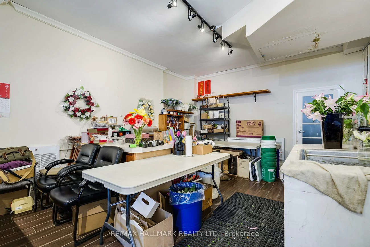 2424, Danforth, East End-Danforth, Toronto
