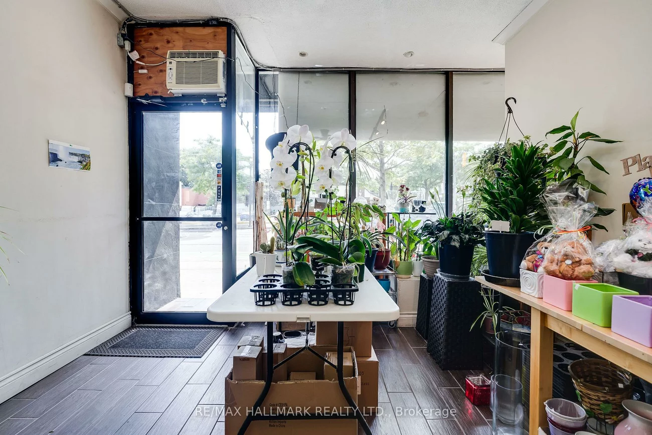 2424, Danforth, East End-Danforth, Toronto