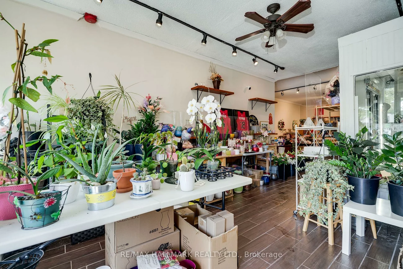 2424, Danforth, East End-Danforth, Toronto