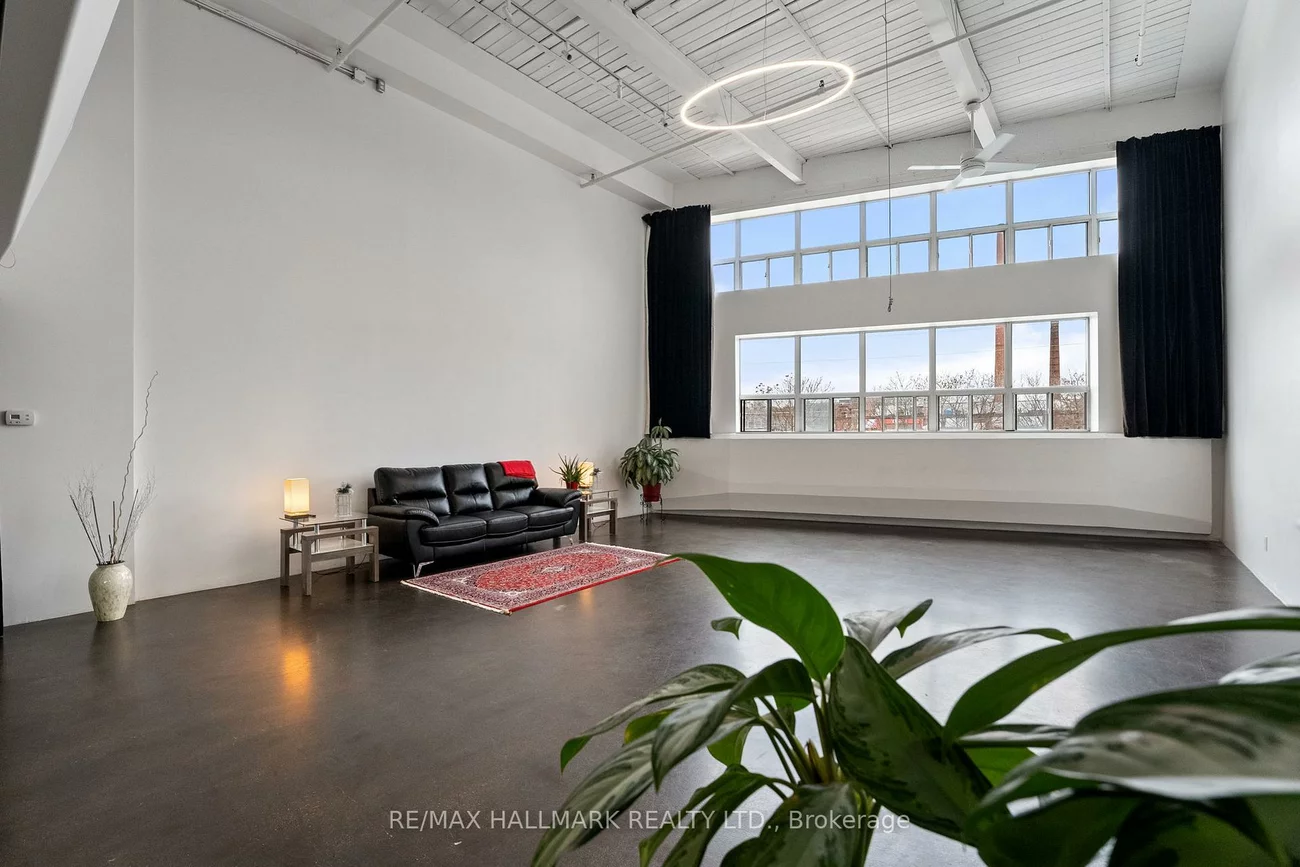 1173, Dundas, South Riverdale, Toronto