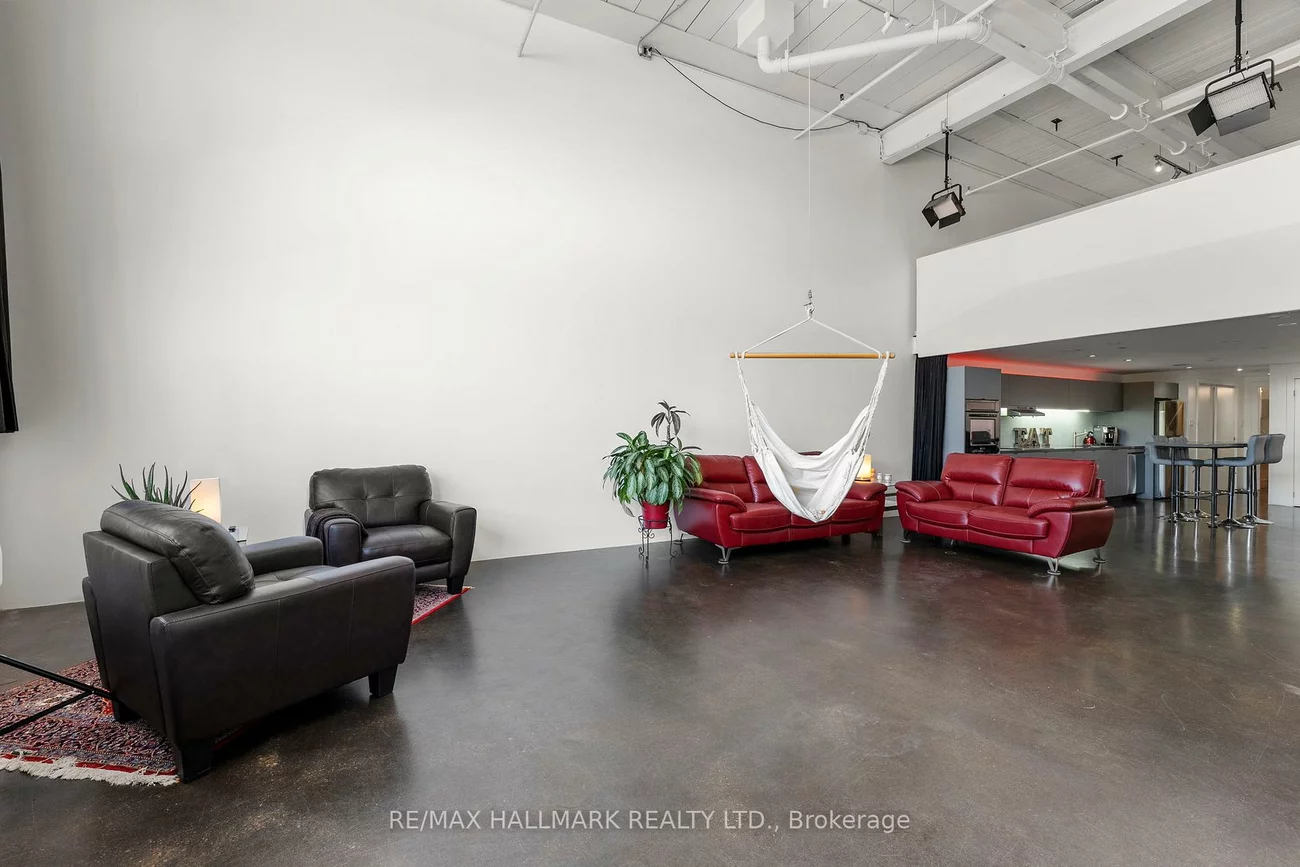 1173, Dundas, South Riverdale, Toronto