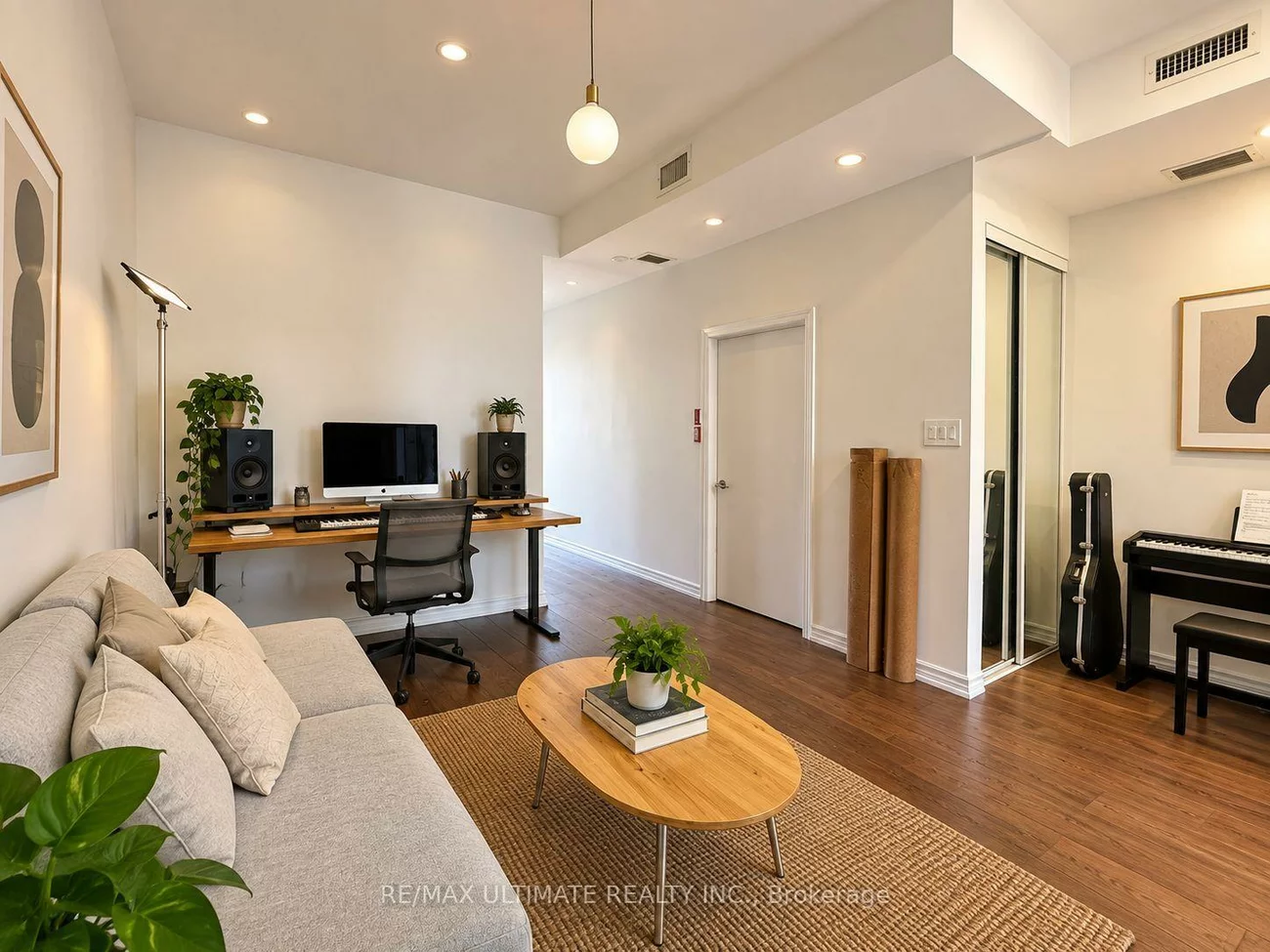 720-720A, Queen, South Riverdale, Toronto