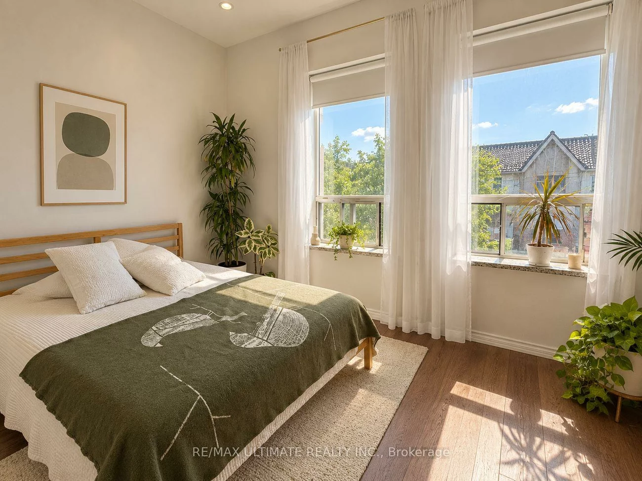 720-720A, Queen, South Riverdale, Toronto