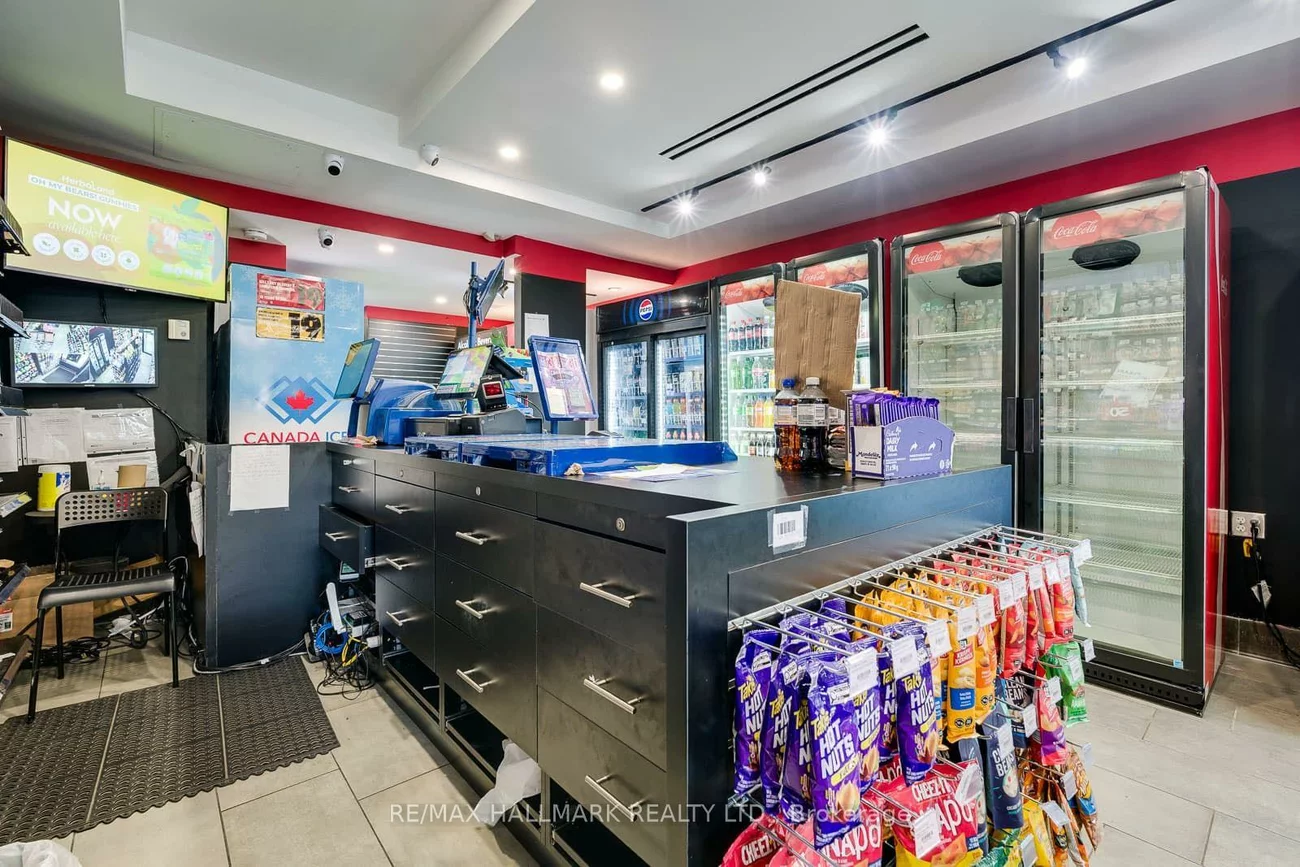 1417, Danforth, Greenwood-Coxwell, Toronto