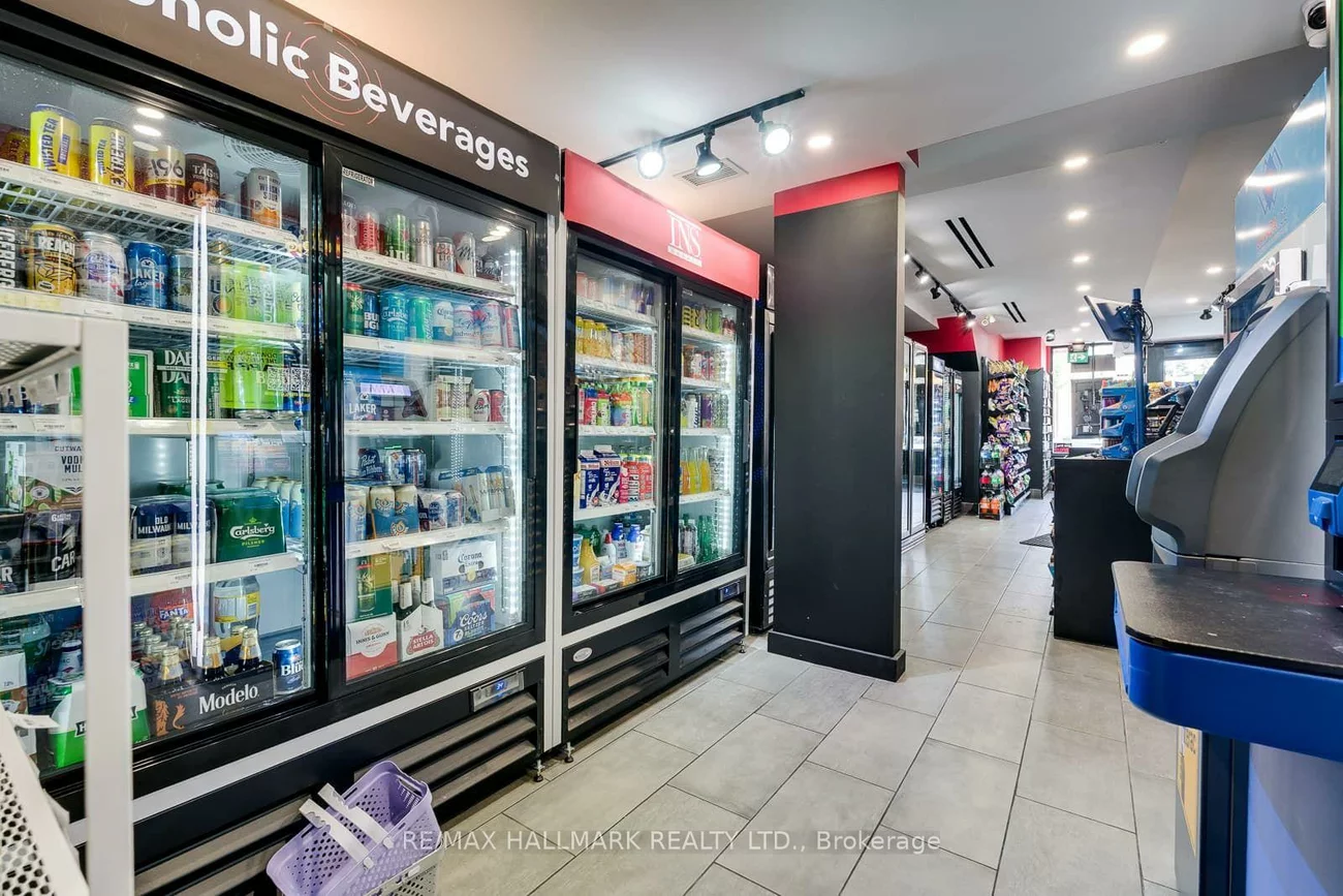 1417, Danforth, Greenwood-Coxwell, Toronto