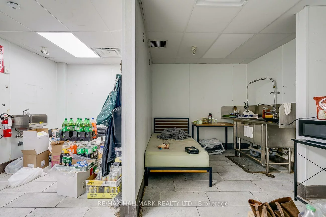 1417, Danforth, Greenwood-Coxwell, Toronto