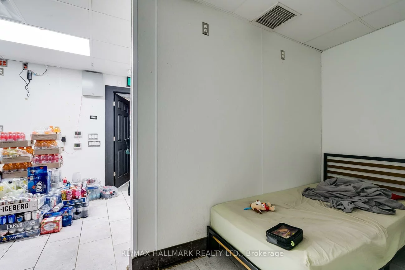1417, Danforth, Greenwood-Coxwell, Toronto