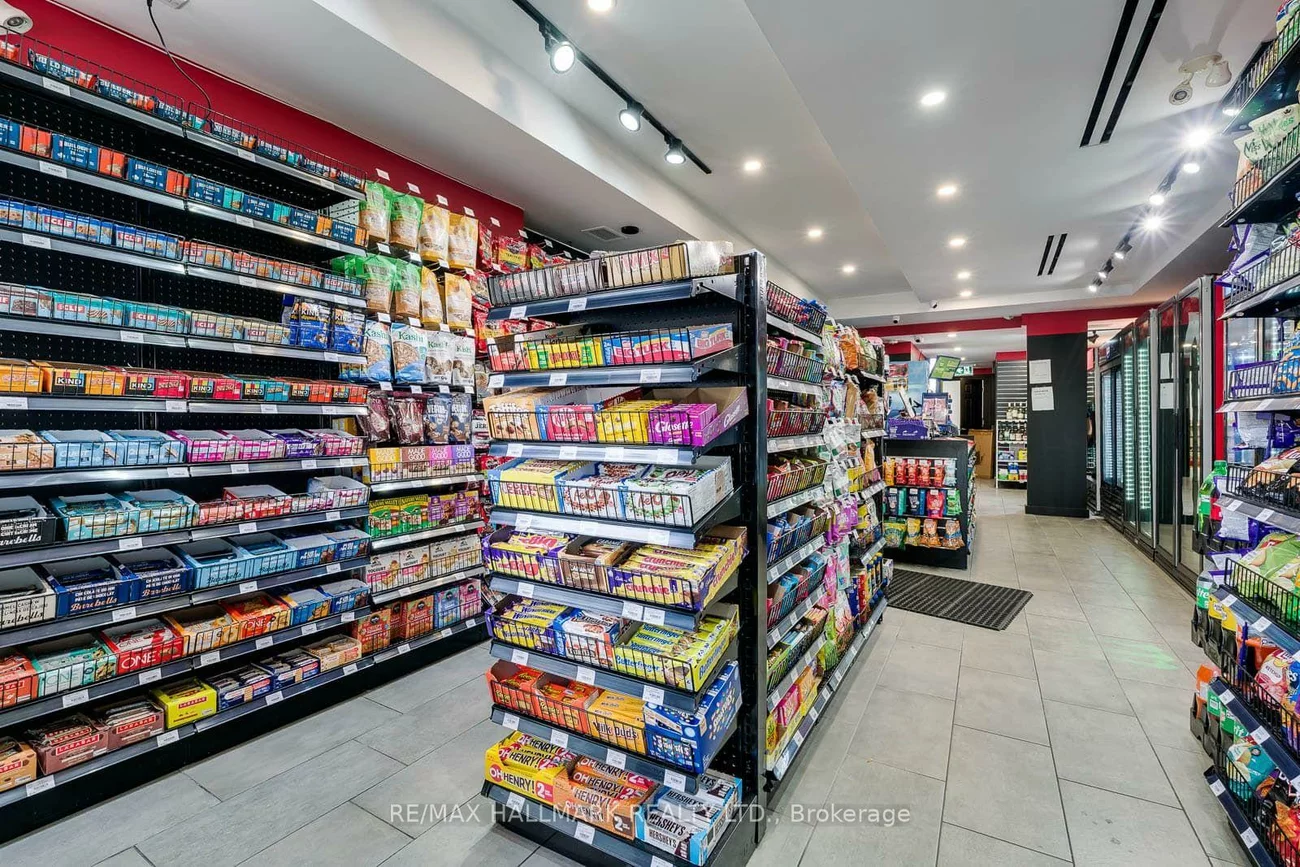 1417, Danforth, Greenwood-Coxwell, Toronto