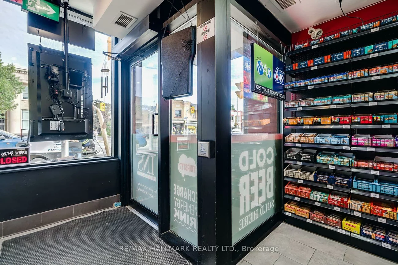 1417, Danforth, Greenwood-Coxwell, Toronto