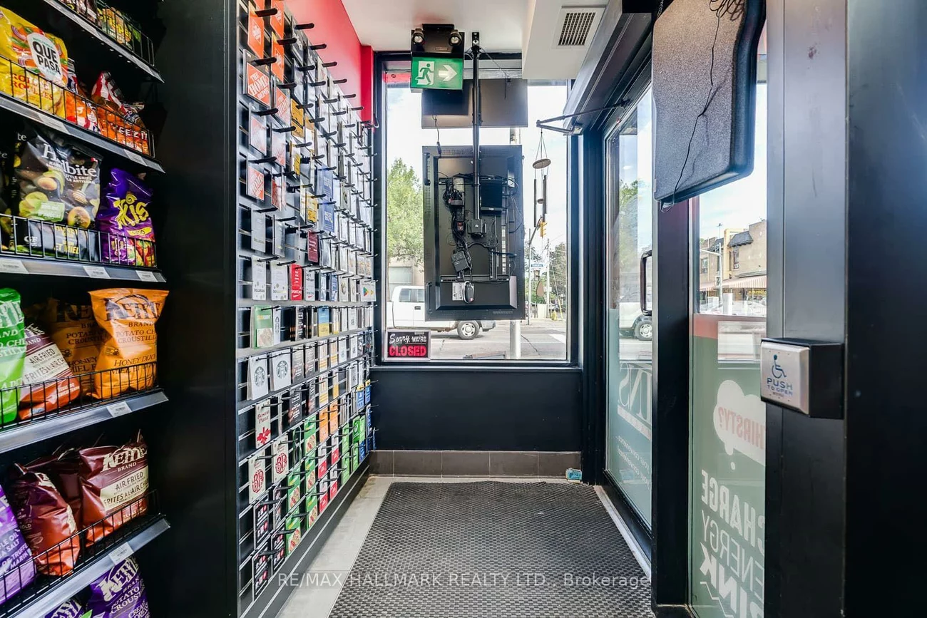 1417, Danforth, Greenwood-Coxwell, Toronto