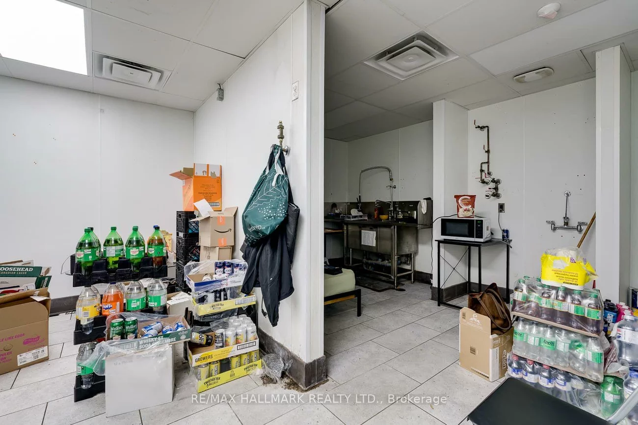 1417, Danforth, Greenwood-Coxwell, Toronto