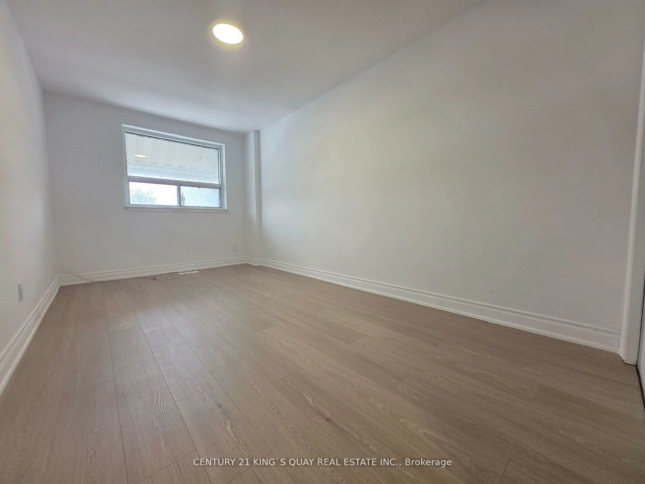 1346, Kennedy, Dorset Park, Toronto