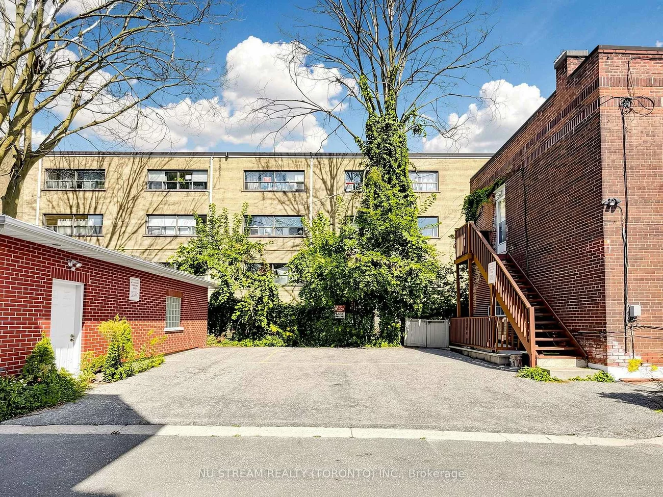 130, Kingston, Woodbine Corridor, Toronto