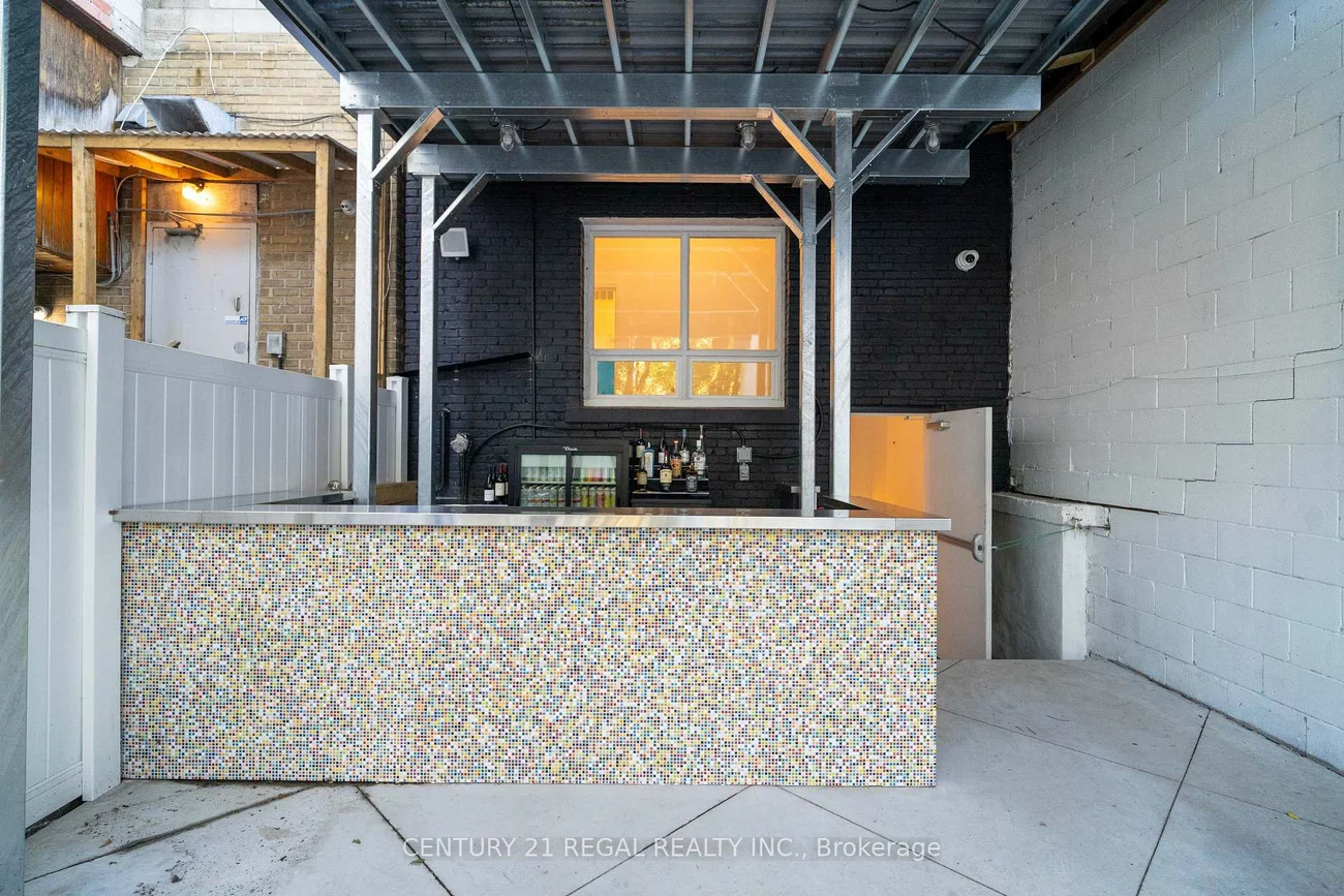 291, Coxwell, Woodbine Corridor, Toronto