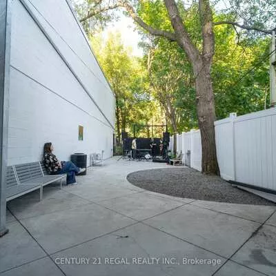 Commercial for sale, 291, Coxwell, Woodbine Corridor, Toronto