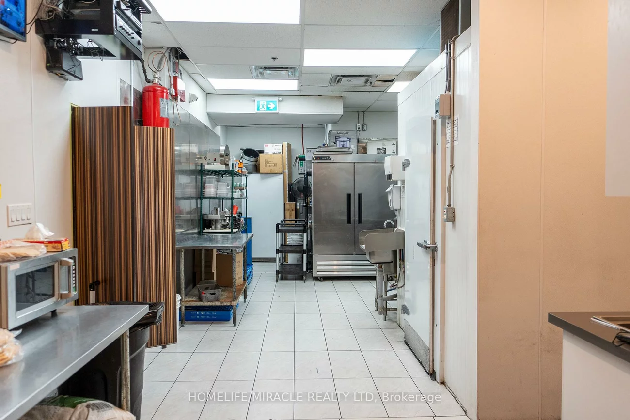 1571, Sandhurst, Agincourt North, Toronto