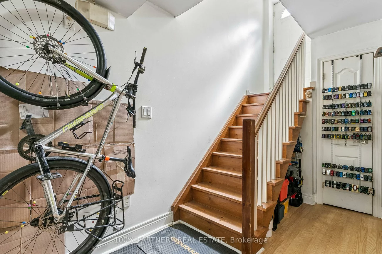 2035-2039, Danforth, Woodbine Corridor, Toronto