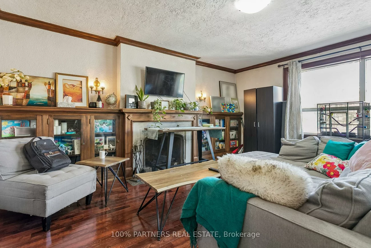 2035-2039, Danforth, Woodbine Corridor, Toronto