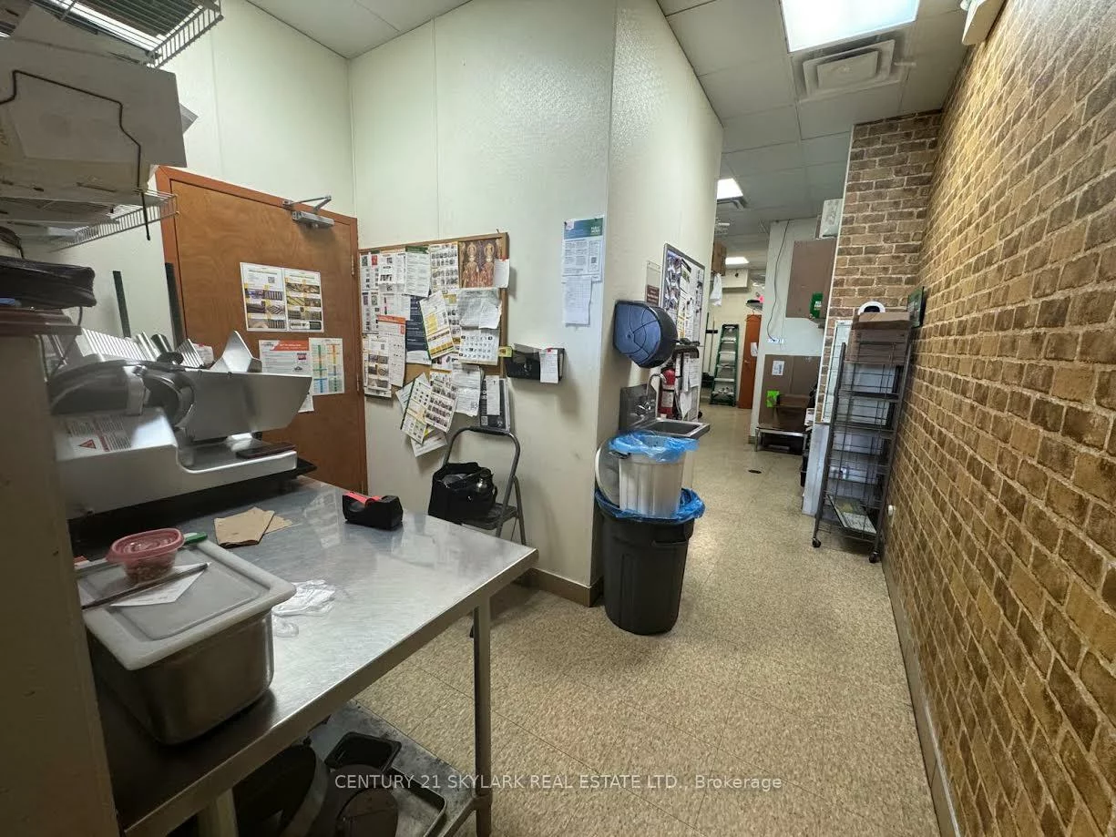 2084, Lawrence, Wexford-Maryvale, Toronto