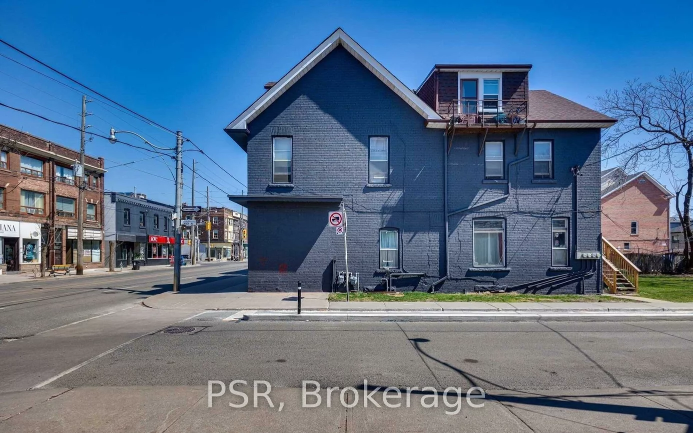1349/1351, Queen, Greenwood-Coxwell, Toronto
