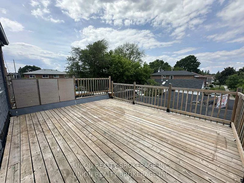 582, Danforth, Clairlea-Birchmount, Toronto