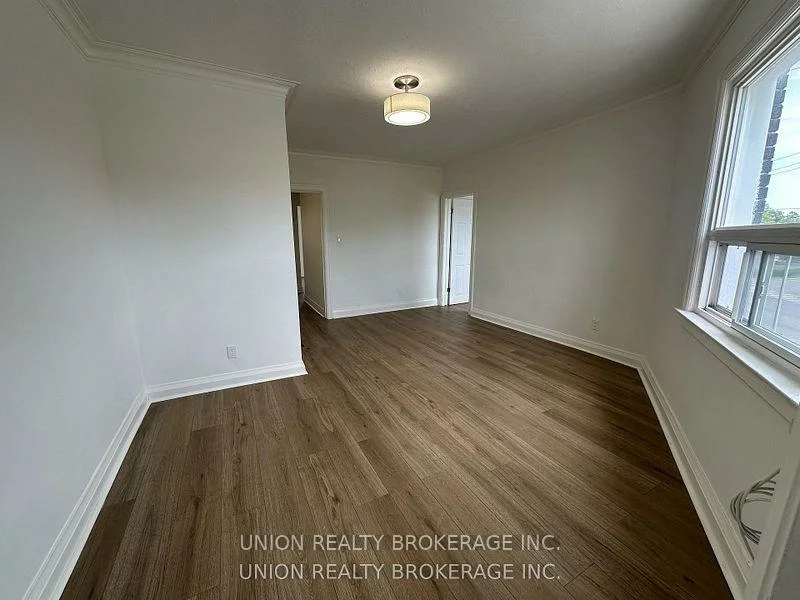 582, Danforth, Clairlea-Birchmount, Toronto