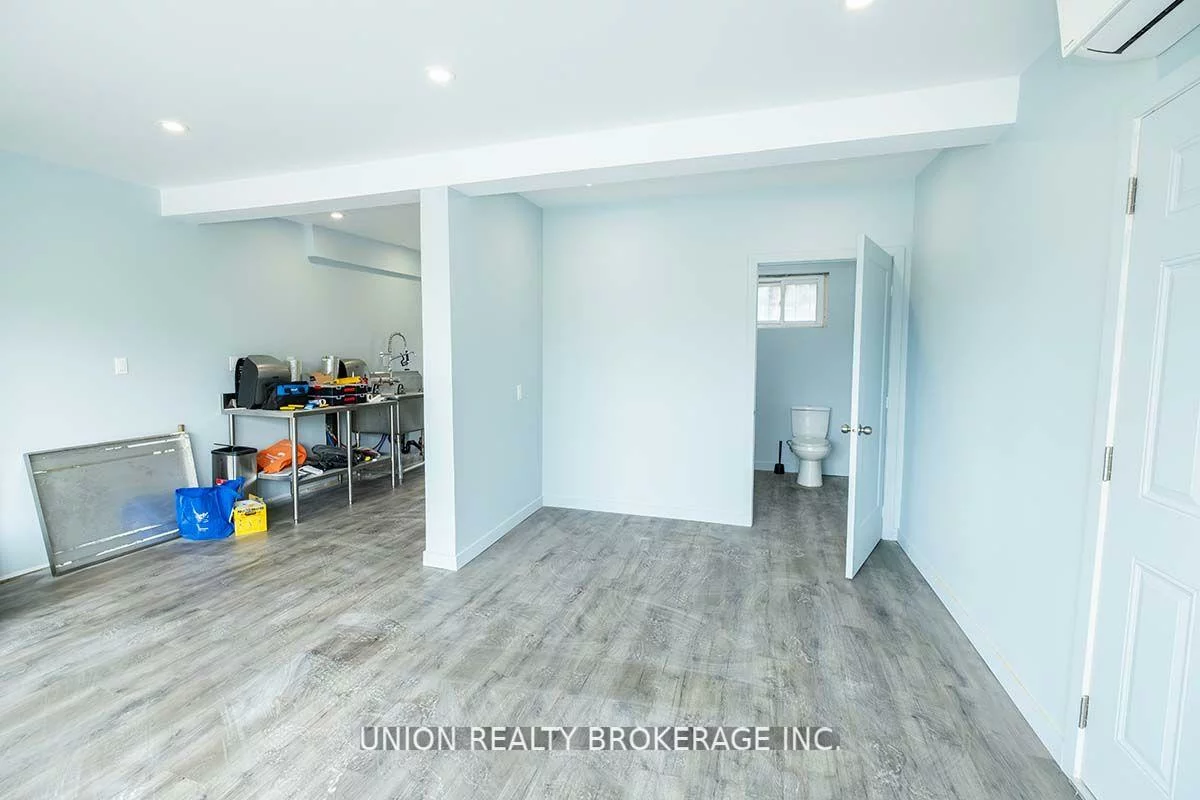 582, Danforth, Clairlea-Birchmount, Toronto