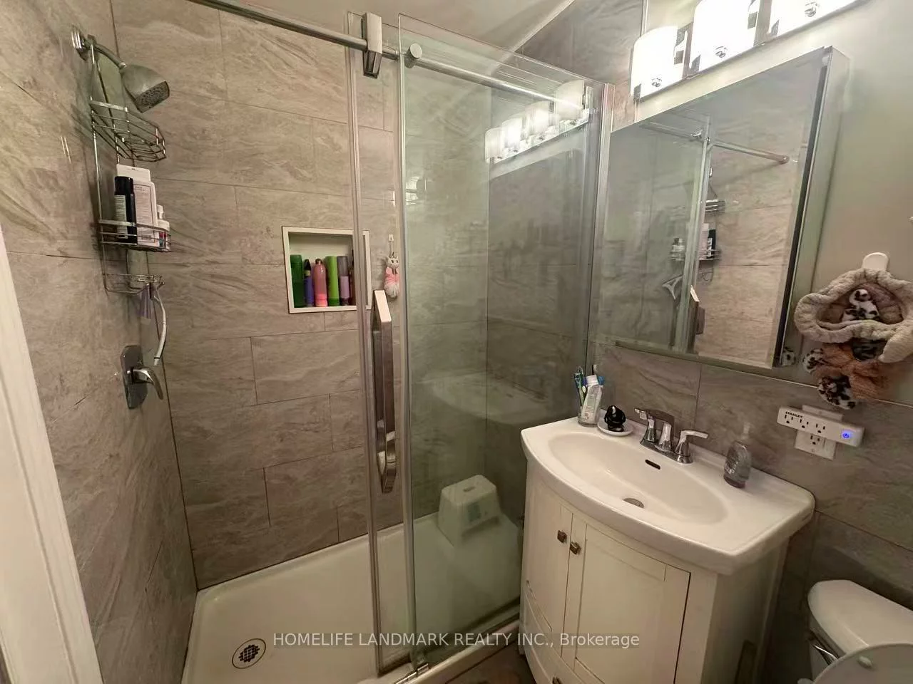 827, Cosburn, Woodbine-Lumsden, Toronto