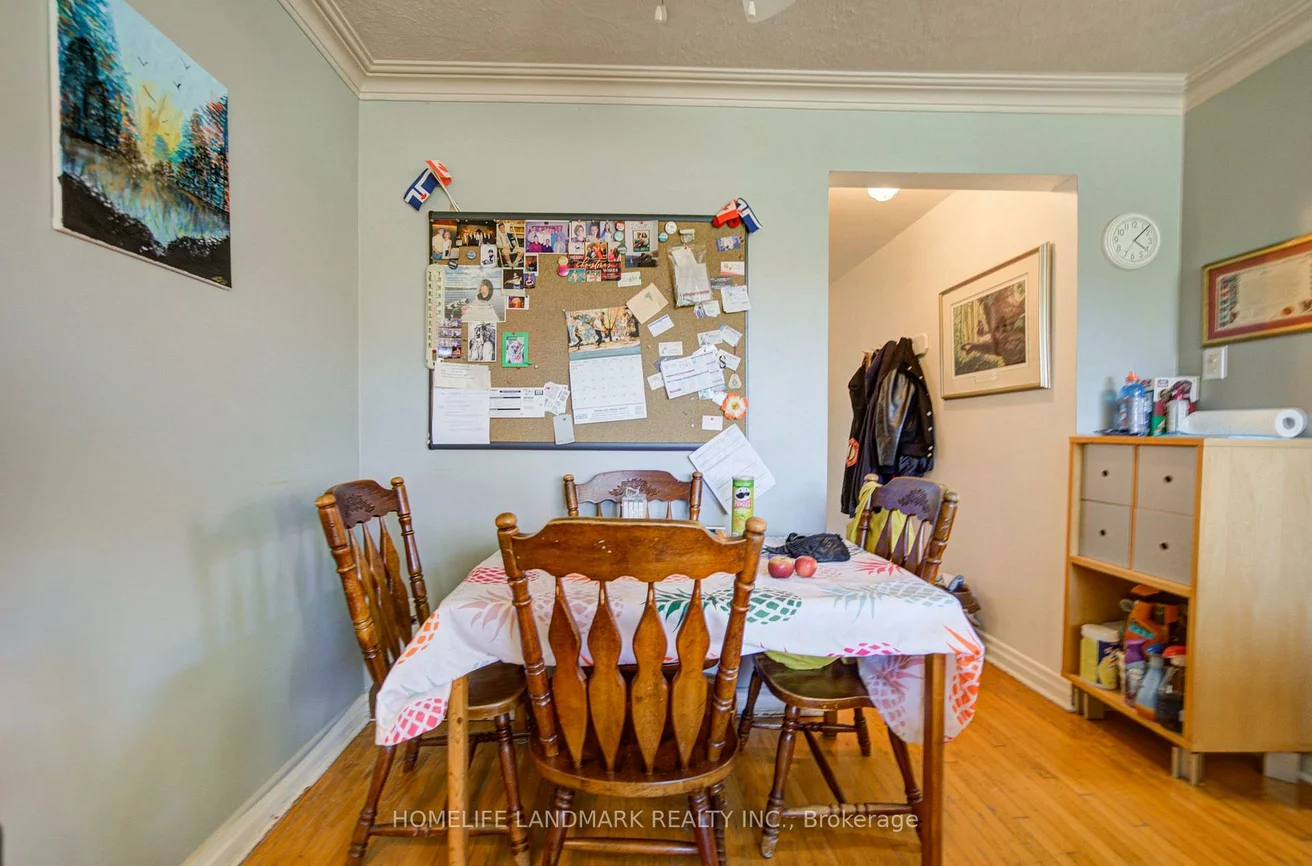 827, Cosburn, Woodbine-Lumsden, Toronto